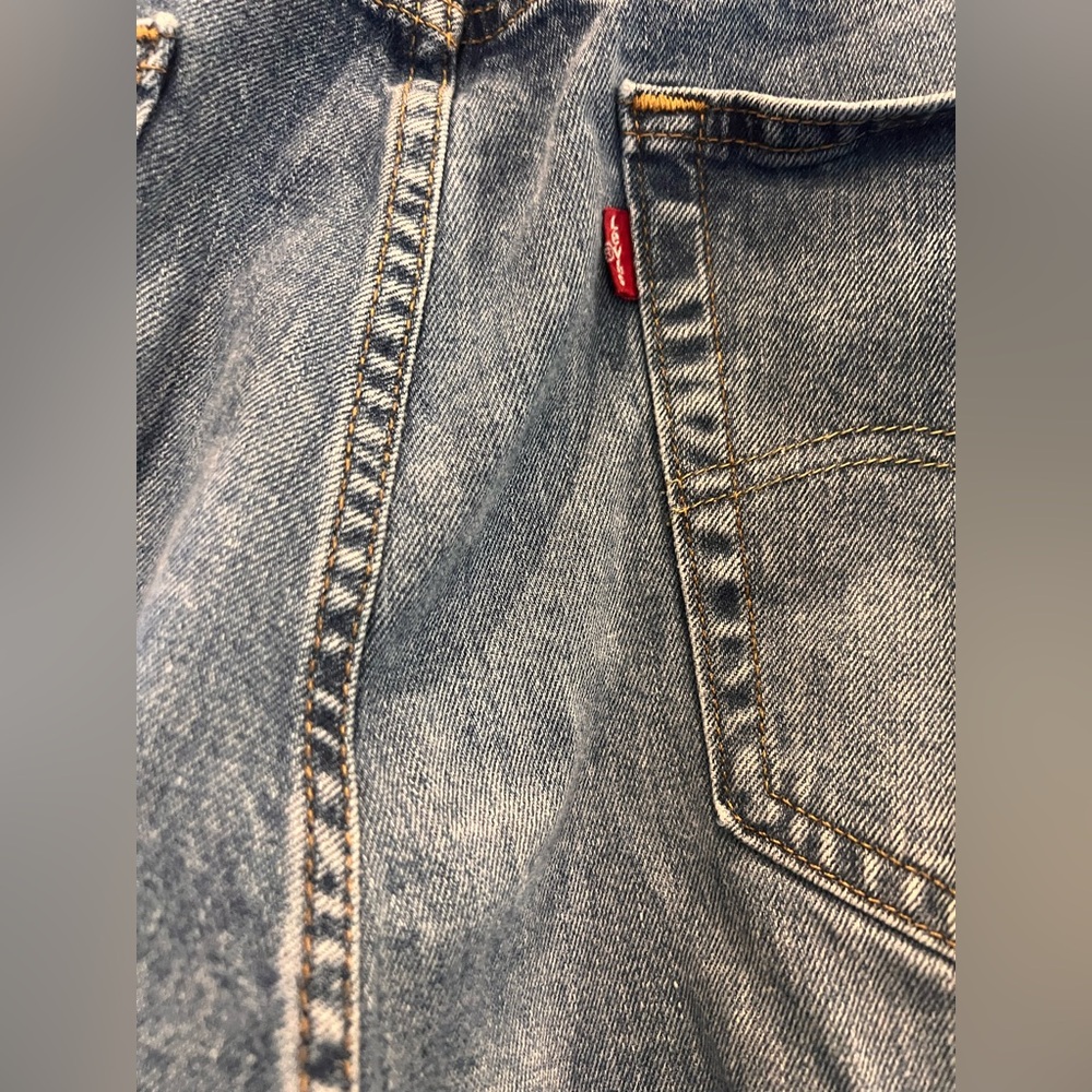 Levi’s Classic Blue Denim Jeans - Picture 7 of 8